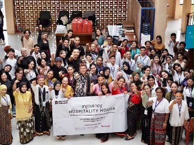 Tingkatkan Kapasitas Pelaku Pariwisata Di Labuan Bajo, Ti...