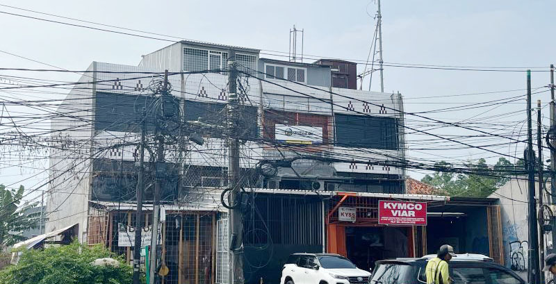 Ancam Keselamatan, Kabel Semrawut di Kalideres Dikeluhkan...