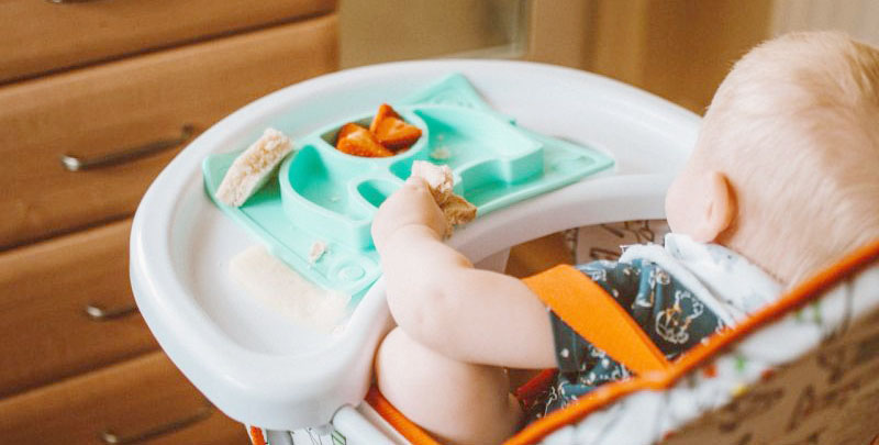 Jangan Khawatir! Gumoh pada Bayi Bukan Tanda Anak Anda Sa...