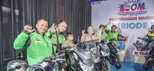 Pertamina Serahkan Hadiah 25 Motor untuk Mitra Pengojek "Online"