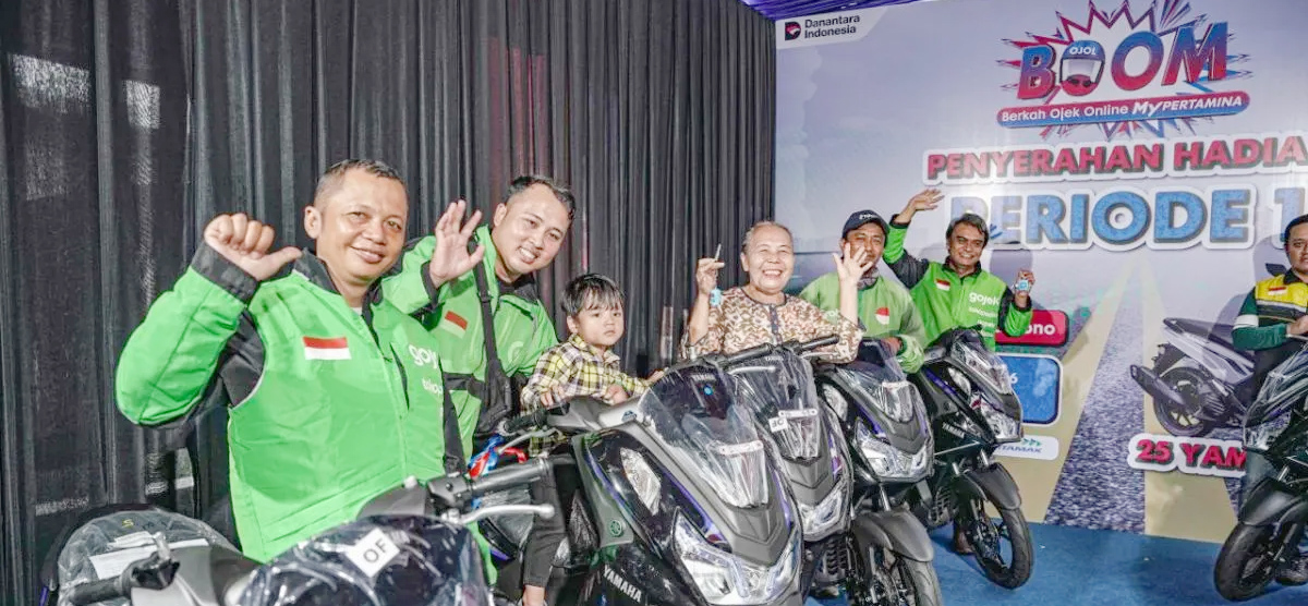 Pertamina Serahkan Hadiah 25 Motor untuk Mitra Pengojek "...