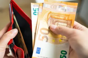 Sinyal Krisis Ekonomi: Zona Euro Masih Penuh Ketidakpastian