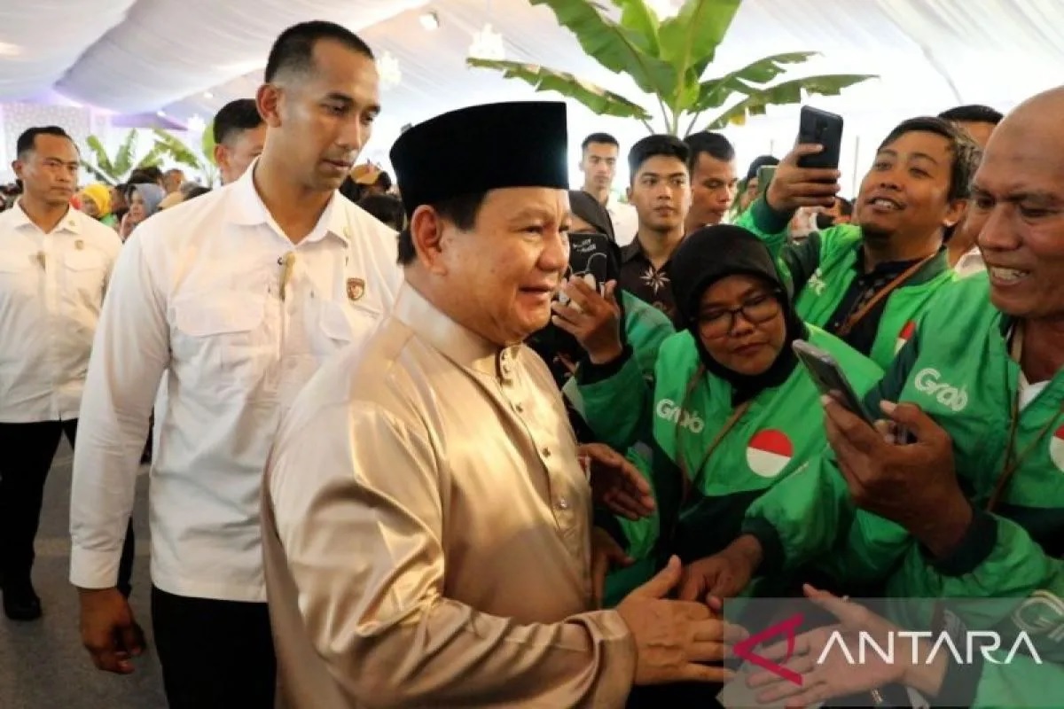 Soal Potongan Tarif Ojol 8 Persen, Menhub Masih Tunggu Fi...
