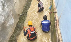 Tim SAR Gabungan Cari Anak Balita Hanyut di Gorong-gorong Batam
