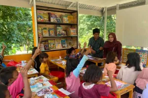 Membangun Rumah Baca untuk Meningkatkan Minat Belajar Anak