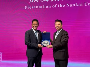 Menkeu Purbaya Raih Gelar Profesor Kehormatan dari Universitas Nankai