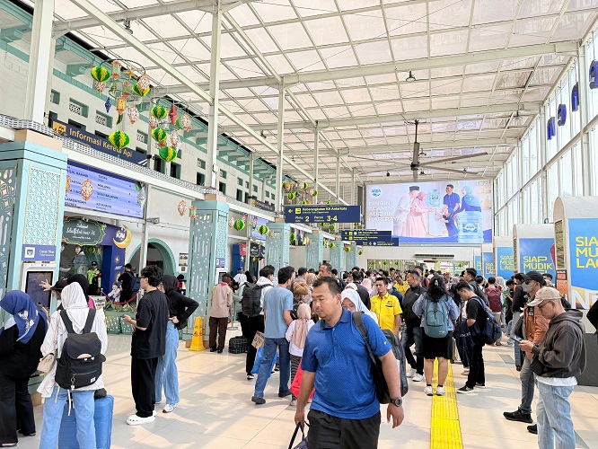 PT KAI Catat Stasiun Pasar Senen Layani 3,15 Juta Pelangg...