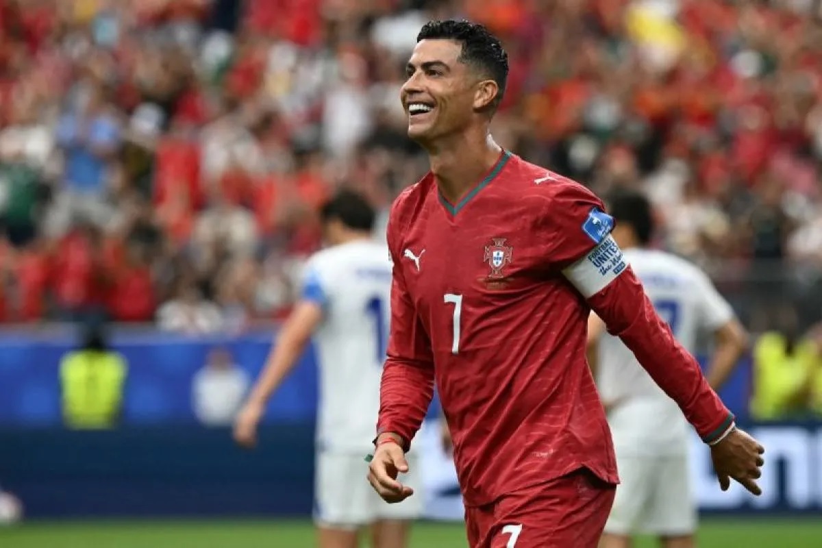 Ronaldo Tegaskan Tak Kejar Rekor Usai Bawa Portugal Hajar...