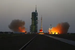 Tiongkok Luncurkan Satelit Baru demi Kebut Penyiaran dan Internet
