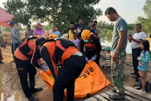 Balita 2 Tahun yang Hanyut di Gorong-gorong Batam Akhirnya Ditemukan Tim SAR.