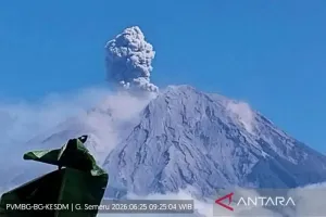 Gunung Semeru Kembali Erupsi Disertai Letusan Setinggi 1,2 Km 