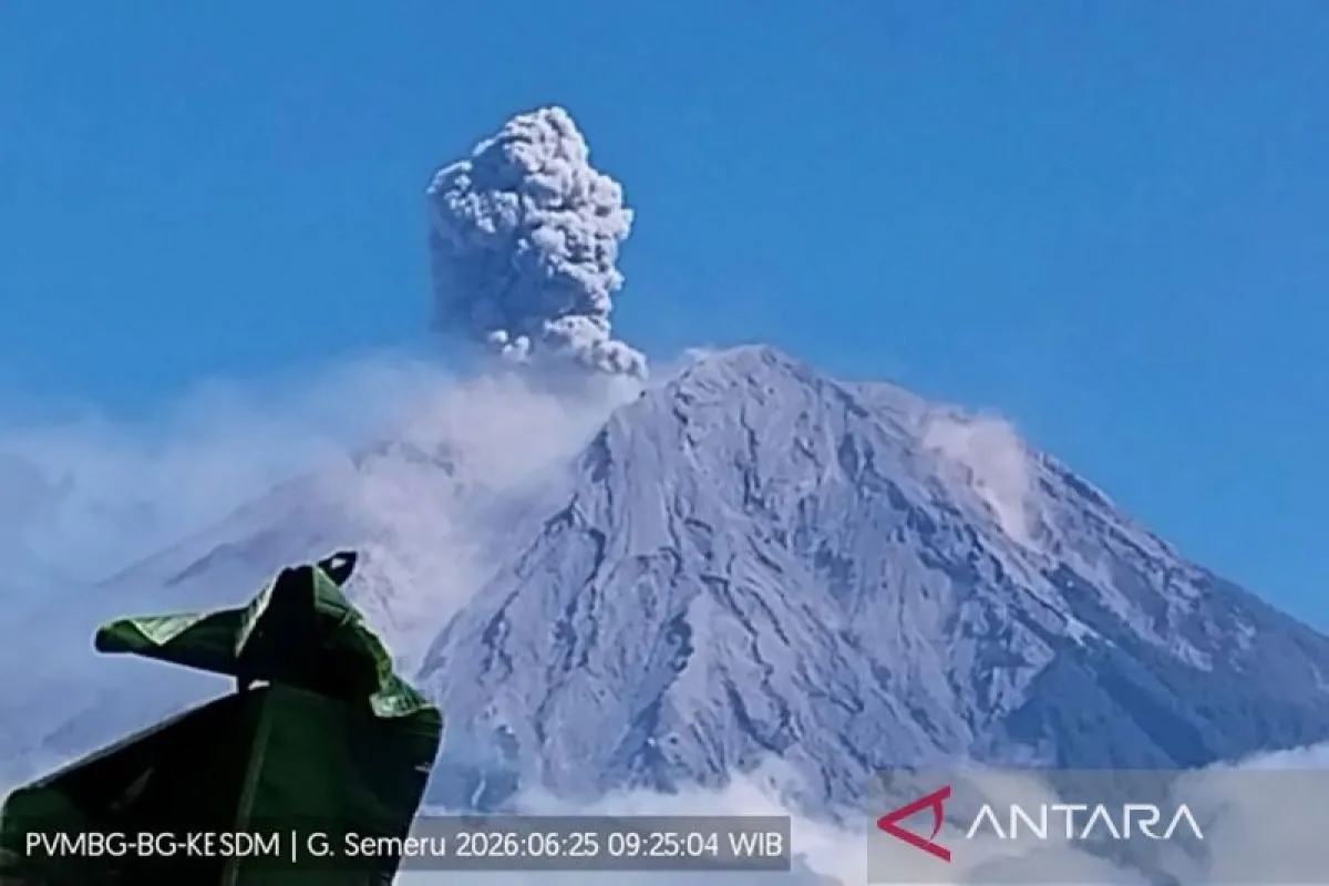 Gunung Semeru Kembali Erupsi Disertai Letusan Setinggi 1,...