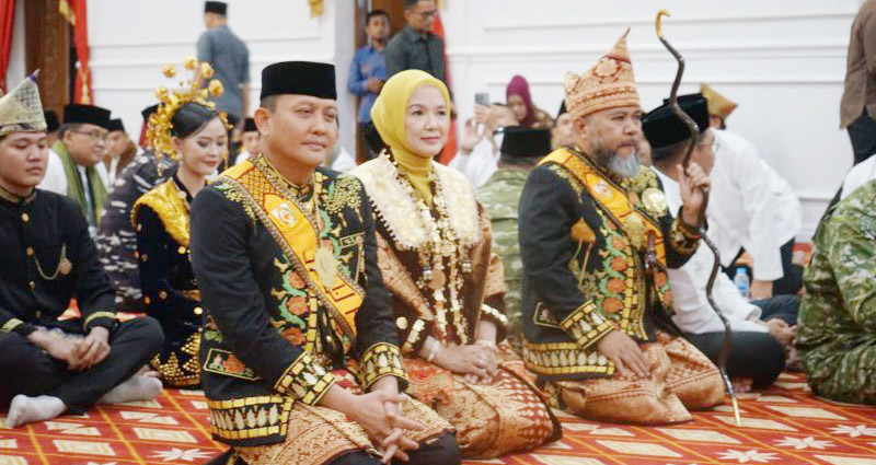 Panglima Kopassus Djon Afriandi Resmi Sandang Gelar Adat ...
