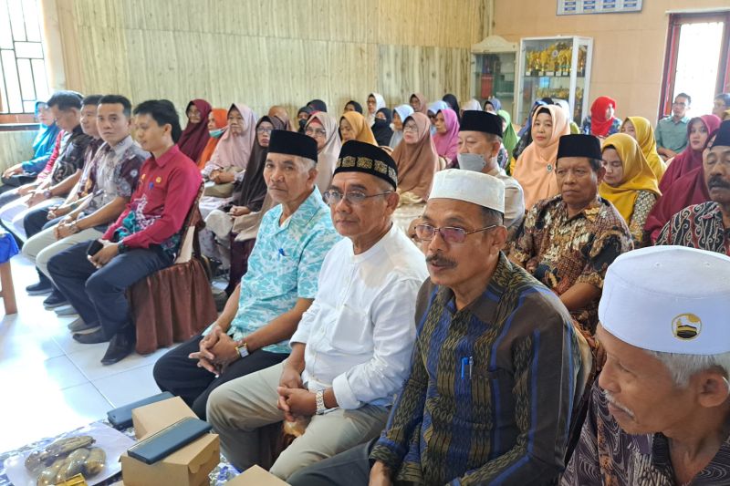 Pemkab Sumbawa Barat Hadirkan Sekolah Lansia di Seluruh K...