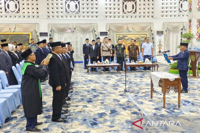 Gubernur Kalteng Lantik Pejabat Pimpinan Tinggi Pratama Hasil Uji Kesesuaian Jabatan.