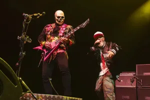 Limp Bizkit Bakal Konser di...