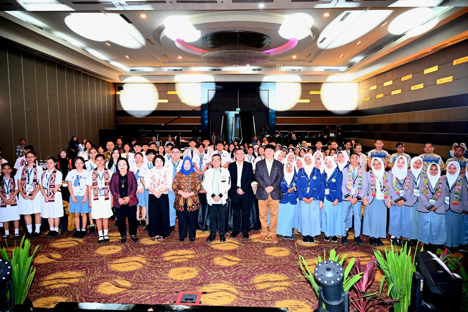 Buka LCC Empat Pilar MPR RI Provinsi Sulawesi Utara, Stef...
