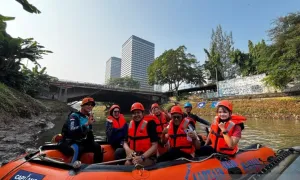 Jakarta Perkuat Pengendalian Banjir, Edukasi Ciliwung River Adventure Ajak Warga Tak Lagi Buang Sampah ke Sungai
