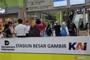 Penumpang KRL Bisa Naik dan Turun di Stasiun Gambir Lagi, Ini Penjelasan Menhub