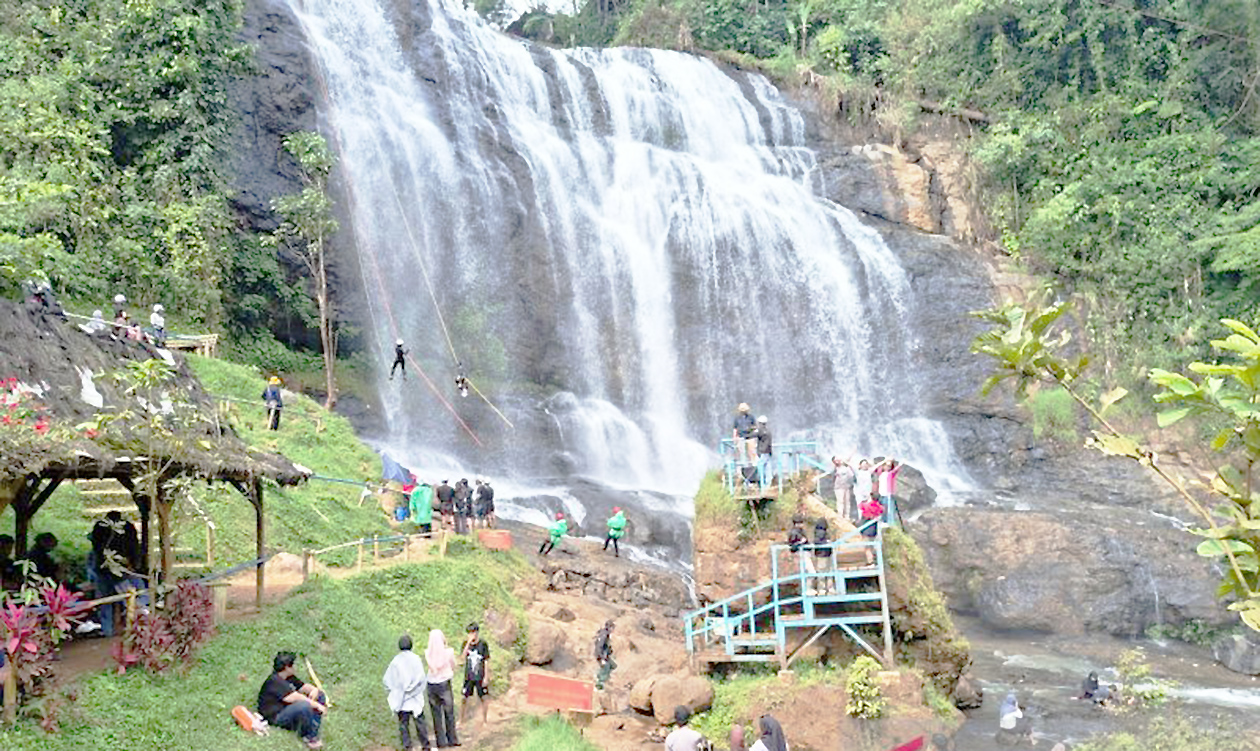 Bukan Cuma Kawasan Puncak, Surga Tersembunyi di Pesisir Selatan Cianjur Ini Siap Bikin Terpana