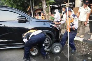 Dishub DKI Jakarta Tindak E...