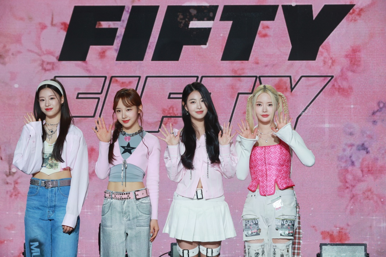 FIFTY FIFTY Batal Konser di Indonesia, Jadwal Tur Asia Berubah, 