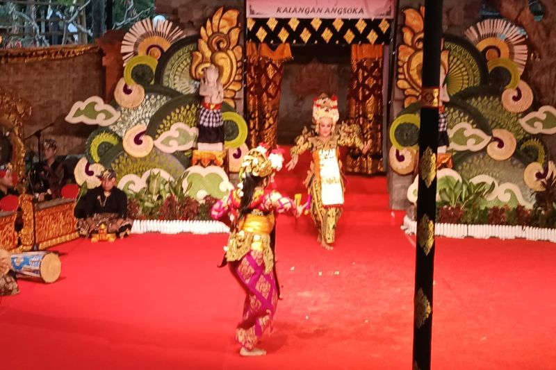 Legong Keraton Lasem Era 1930-an Kembali Hidup di Panggun...