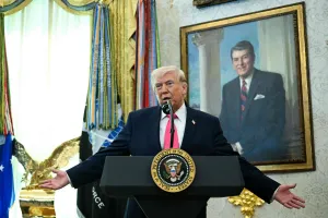 Trump Ancam Pungut Tarif 10...