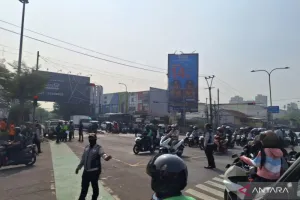 Kecelakaan Truk di Simpang Unisma Bekasi Picu Kemacetan Panjang