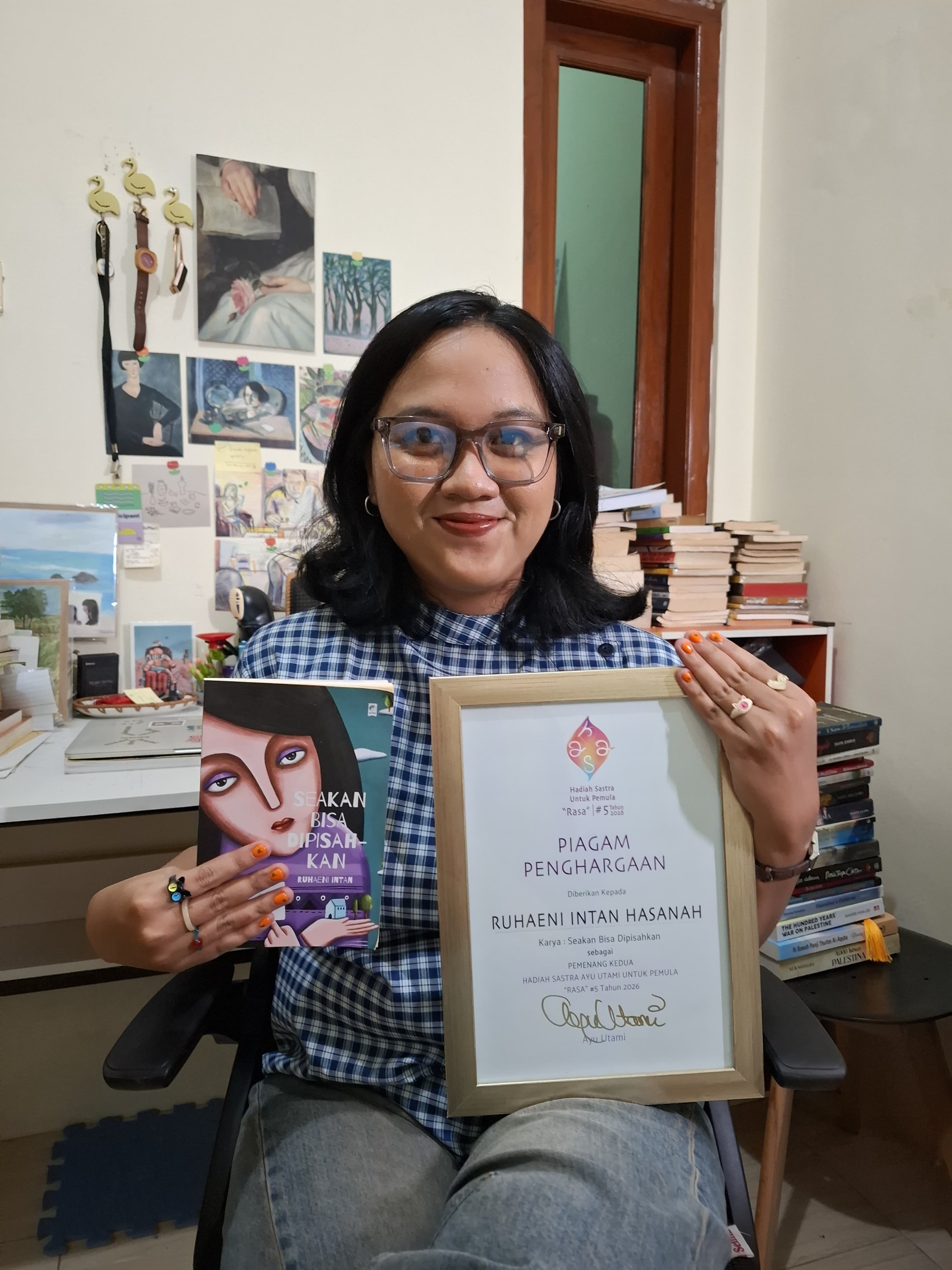 Novelis Perantau di Jogja Ruhaeni Intan Raih Dua Pengharg...