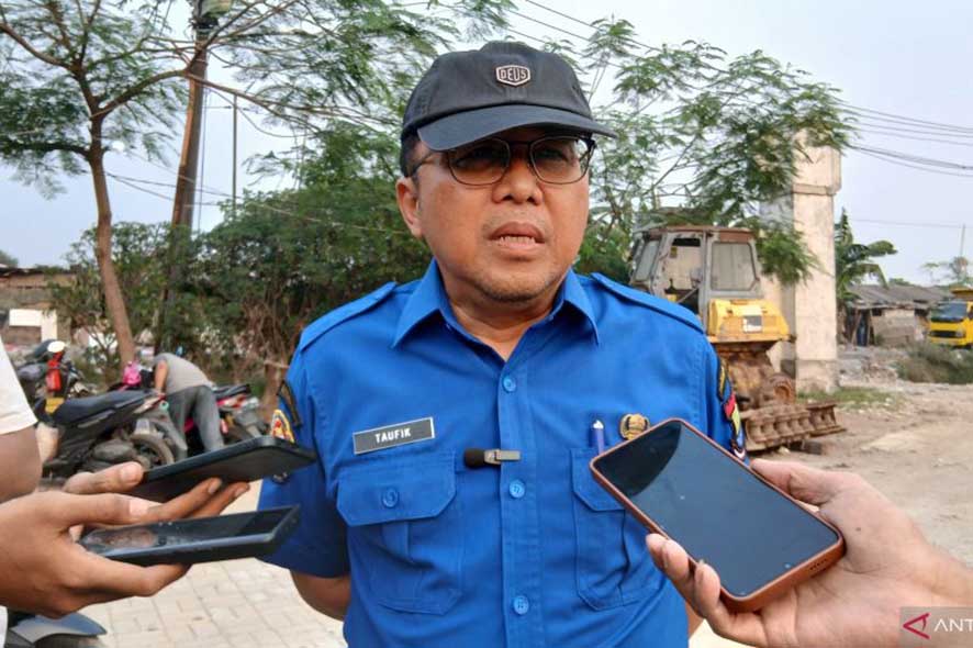 Belasan Warga Sekitar Kebakaran TPA Jatiwaringin Diungsikan