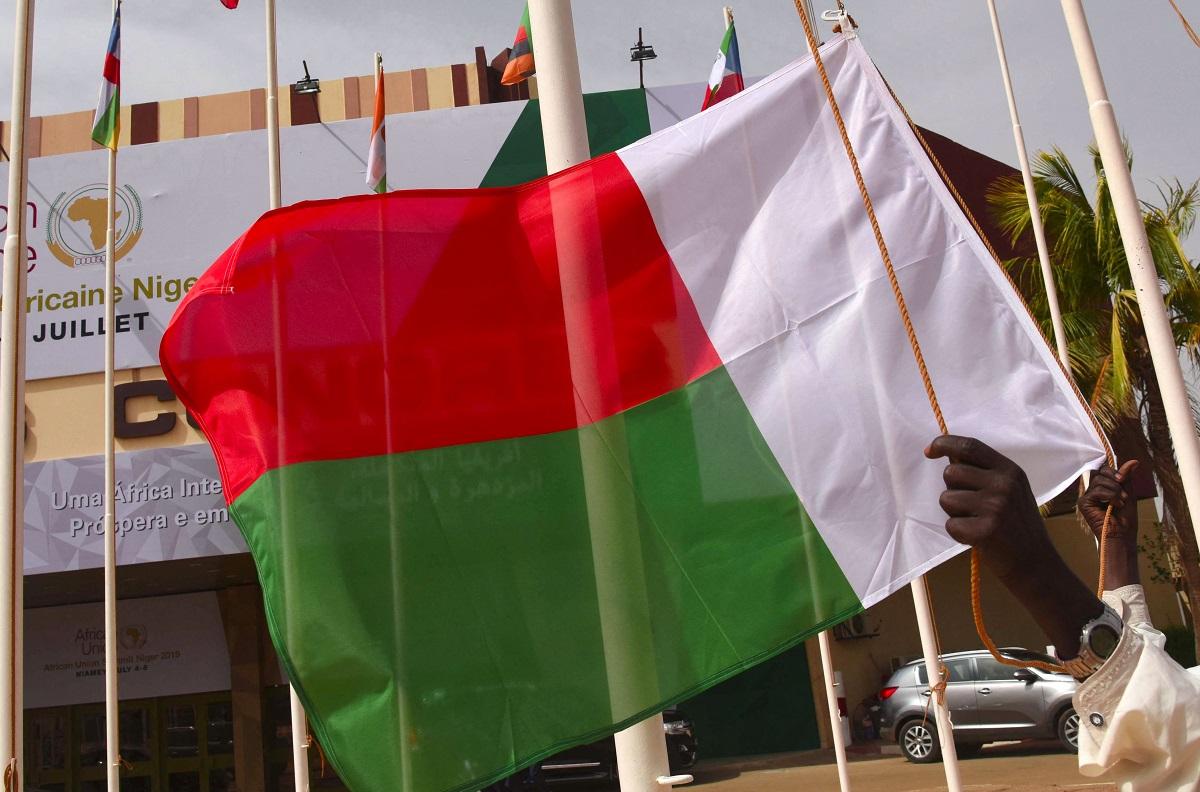 Blok Afrika Paksa Madagaskar Patuhi Konstitusi Tanpa Ulur...
