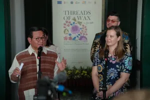 Buka Pameran Threads of Wax di Kota Tua, Gubernur Pramono Puji Kolaborasi Budaya Hungaria
