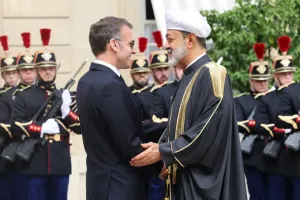 Iran Tidak akan mengizinkan Prancis dan Oman untuk Membersihkan Ranjau di Selat Hormuz