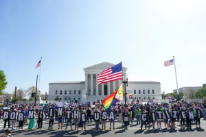 Mahkamah Agung AS Blokir Perintah Eksekutif Trump Hapus Kewarganegaraan Berdasarkan Tempat Kelahiran