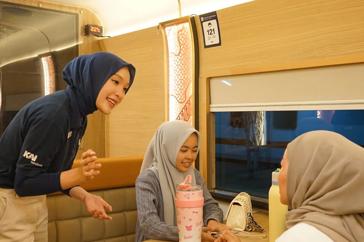 PT KAI Operasikan 17 Kereta Makan M1 Hasil Modifikasi Bal...
