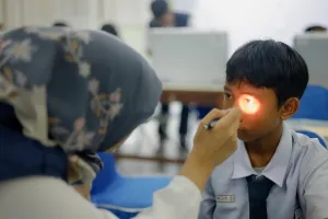 Sebelum Masuk Sekolah, Pastikan Mata Anak Bebas Gangguan Penglihatan