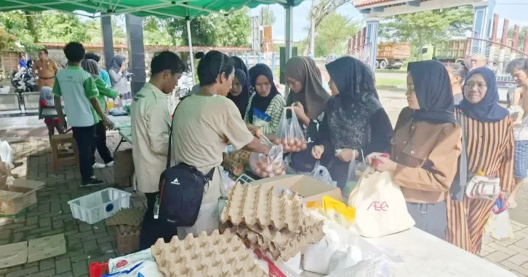 Bazar Gerakan Pangan Murah Lebak Diserbu Warga, Ringankan...