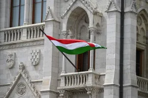 Hungaria Pasang Badan Lindungi Warga Ukraina dari Wajib Militer