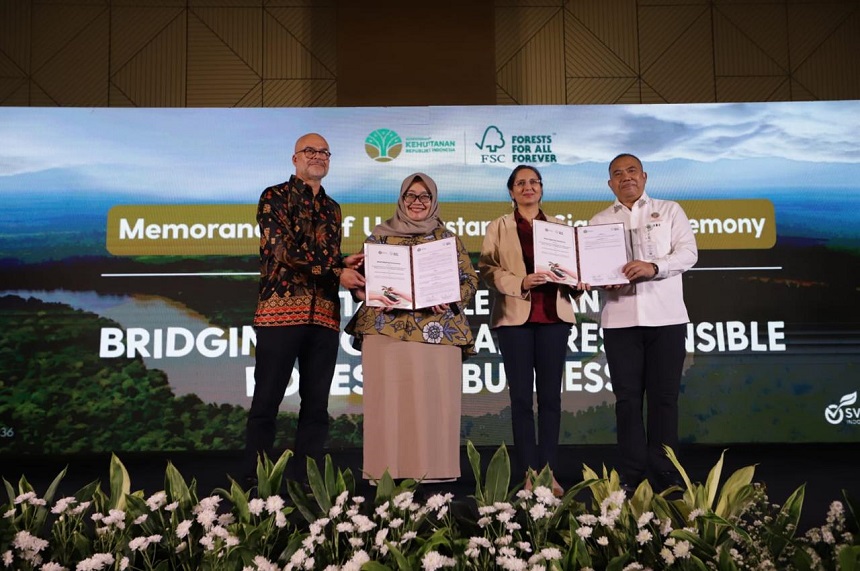 Kementerian Kehutanan Republik Indonesia dan FSC Menandatangani Nota Kesepahaman (MoU) Strategis untuk Mendorong Pengelolaan Hutan Berkelanjutan.
