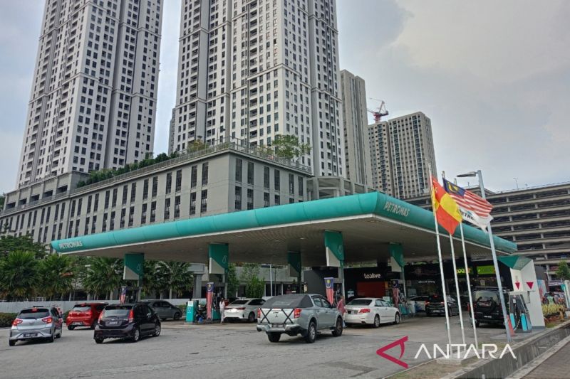 Otoritas Malaysia Turunkan Harga Bensin dan Solar Nonsubsidi Selama Sepekan