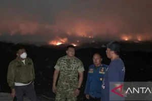 Padamkan Kebakaran TPA Jatiwaringin, BNPB Kerahkan Helikopter 