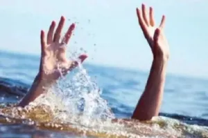 Tim SAR Situbondo Mencari Pemancing yang Tenggelam di Pantai Bama