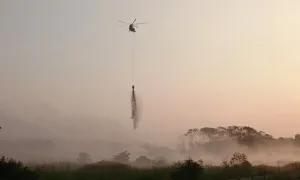 Bom Air Masih Jadi Andalan Pemadaman Kebakaran TPA Jatiwaringin