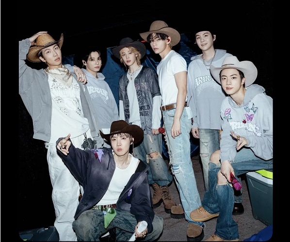 BTS Pecahkan Rekor Pendapatan Bulanan di “Billboard Box...