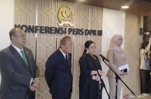 DPR Tindak Lanjuti Putusan MK soal Pilkada Langsung