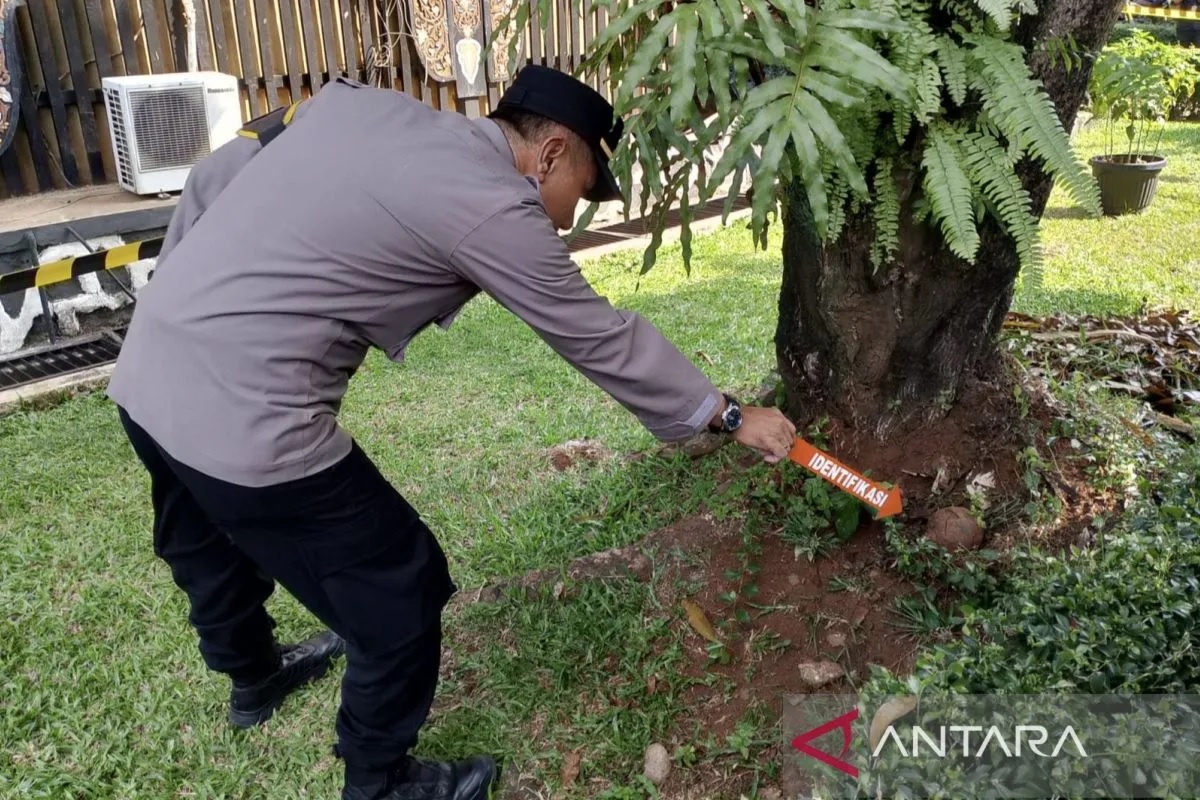 Benda Diduga Mortir Ditemukan Petugas Kebersihan di Anjungan Sumbar TMII