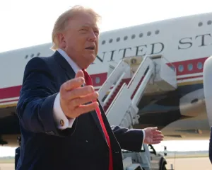 Trump Melihat Pembicaraan A...