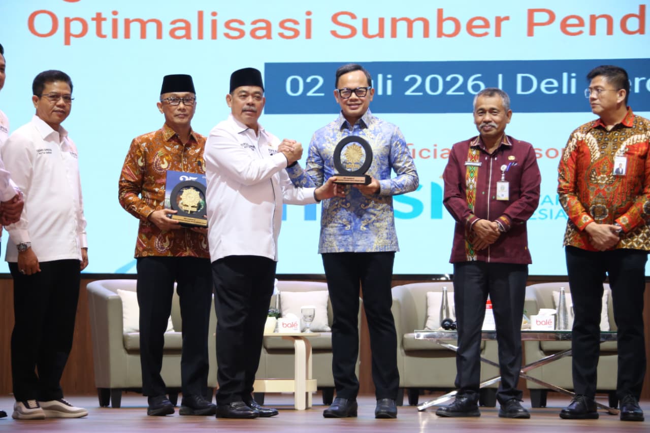 Hadapi Tantangan Geopolitik, Wamendagri Minta Bupati Cari Alternatif Pendapatan