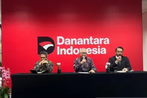 Rencana Danantara Terbitkan...